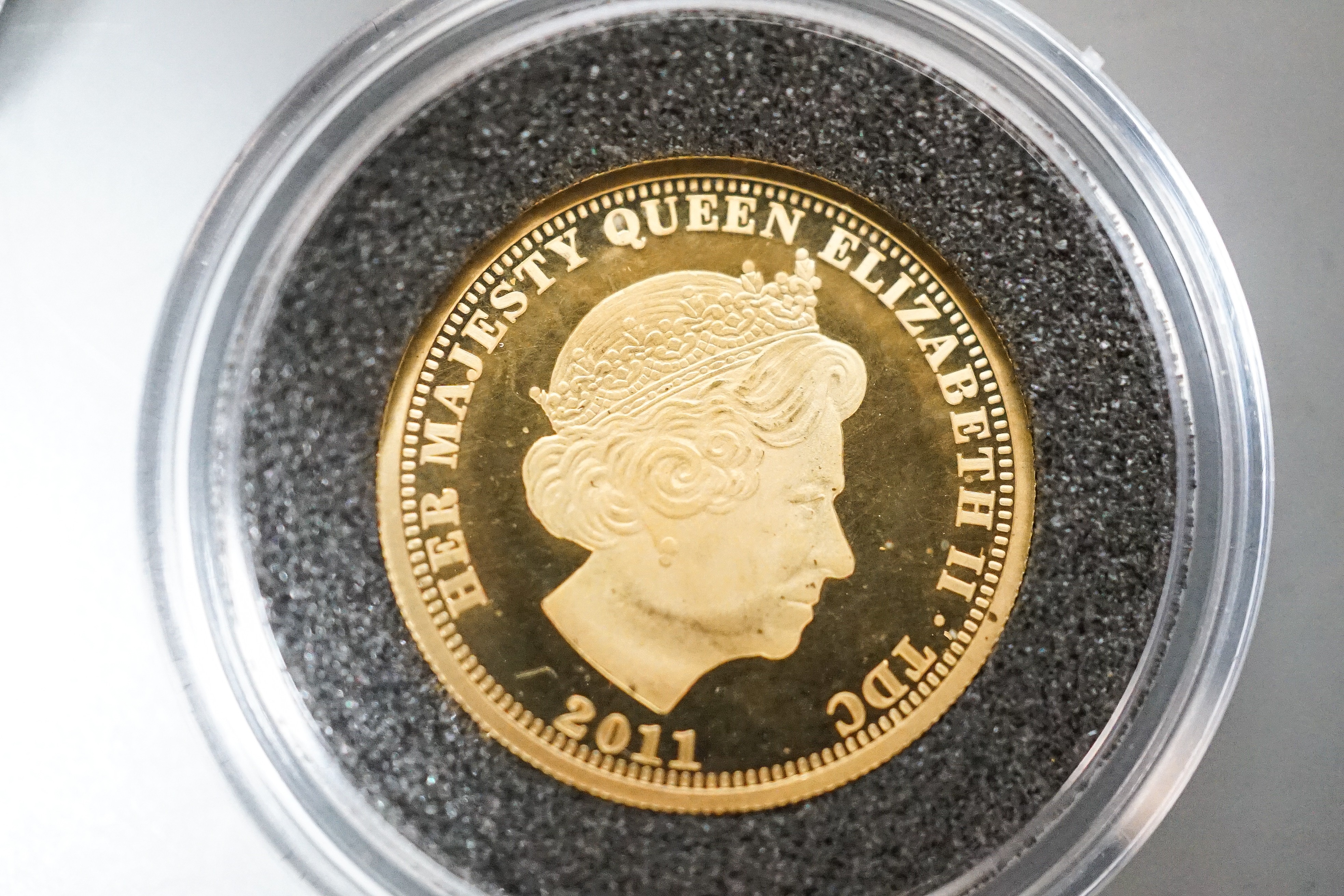 A London Mint Tristan da Cunha gold double crown and a similar gold one crown, cased with certificates